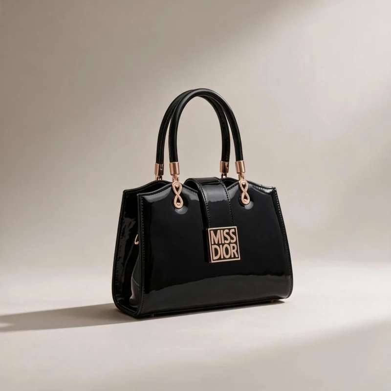 حقيبة يد نسائية لامعة بتصميم Miss Dior